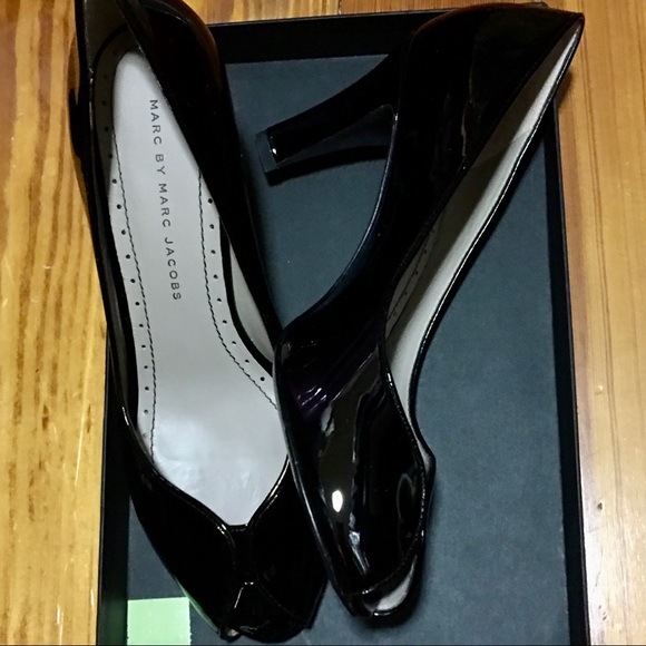 NEW! Marc by Marc Jacobs Black Leather Peep Toe Heels - Picture 1 of 1